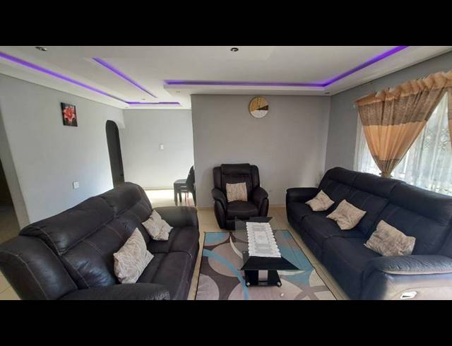 4 BEDROOM HOUSE FOR SALE IN UMGABABA